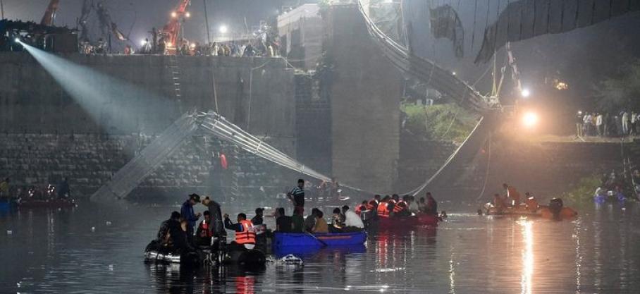 Inde: L'effondrement d’un pont sur la rivière Machchhu à Morbi fait au moins 137 morts lors de la fête de Divali, la fête des lumières